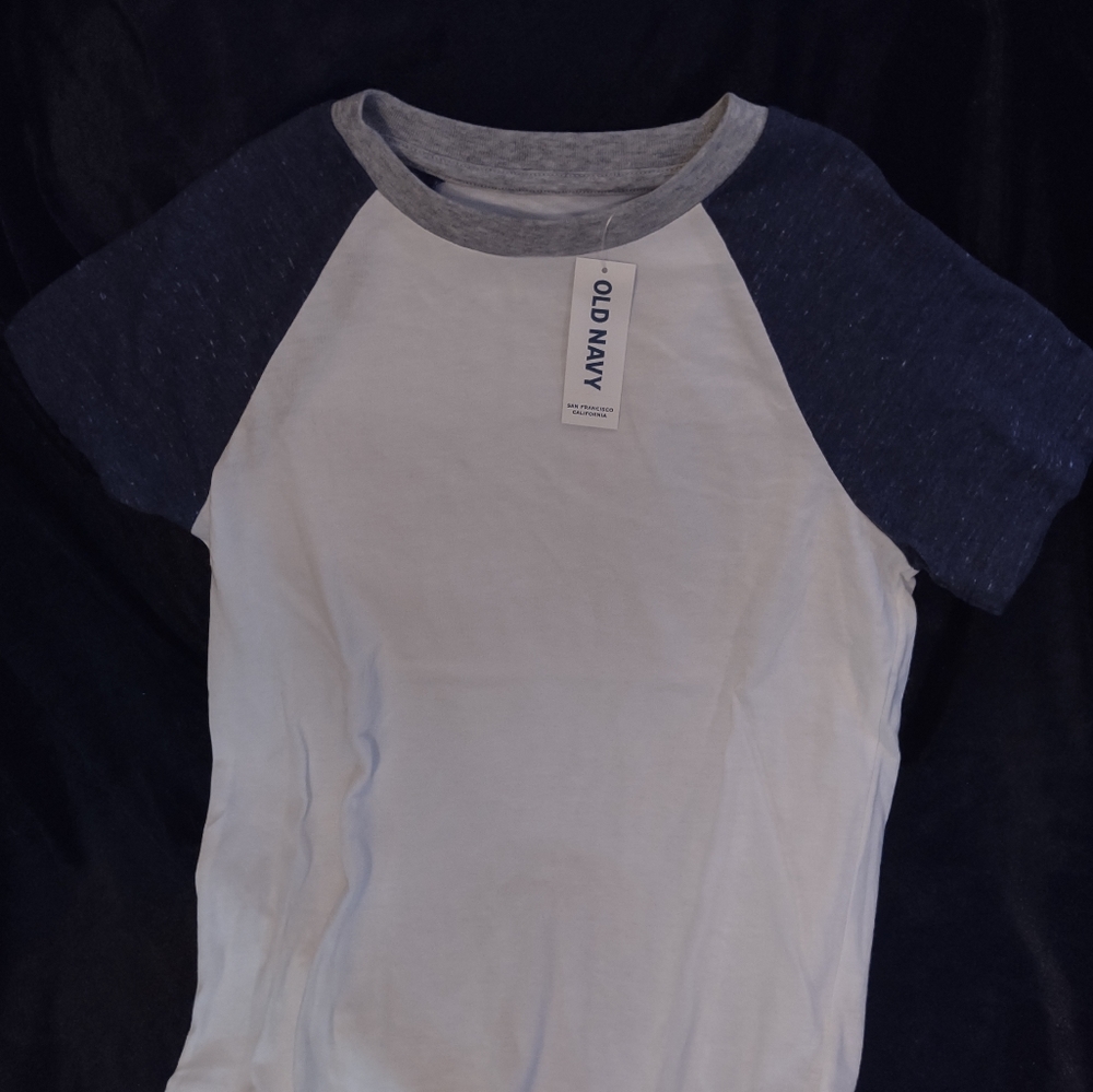 New Boys 6/7 Old Navy T-shirt